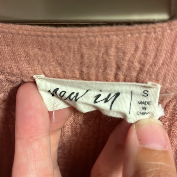 Tops - Picture 4 of 5